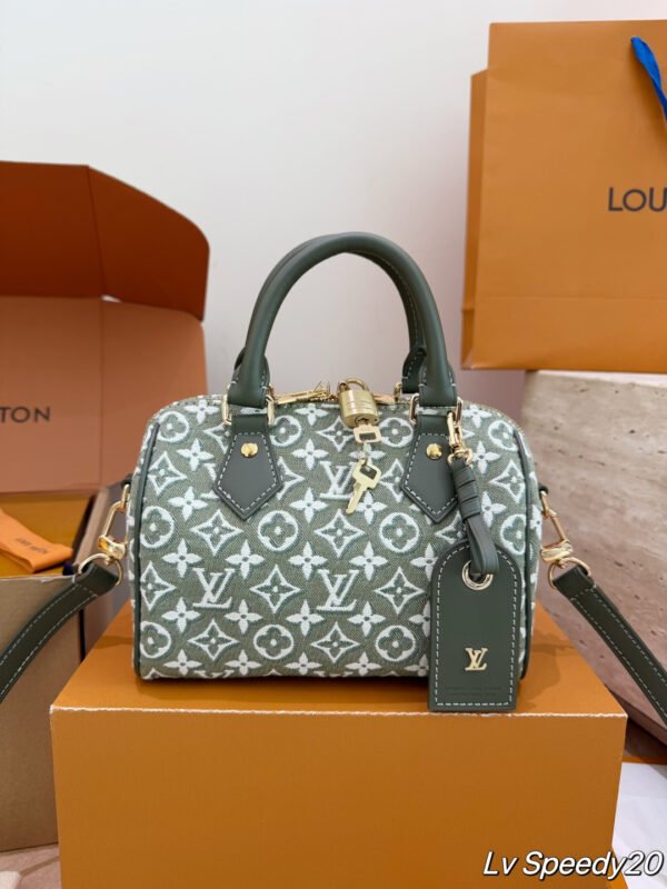 Louis Vuitton Green Monogram Handbag — 20 cm — view 1