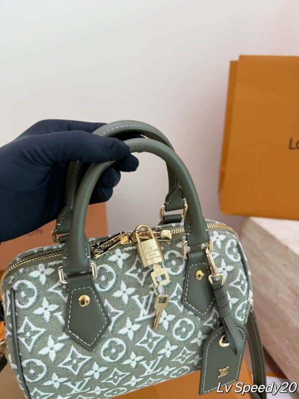 Louis Vuitton Green Monogram Handbag — 20 cm — view 2