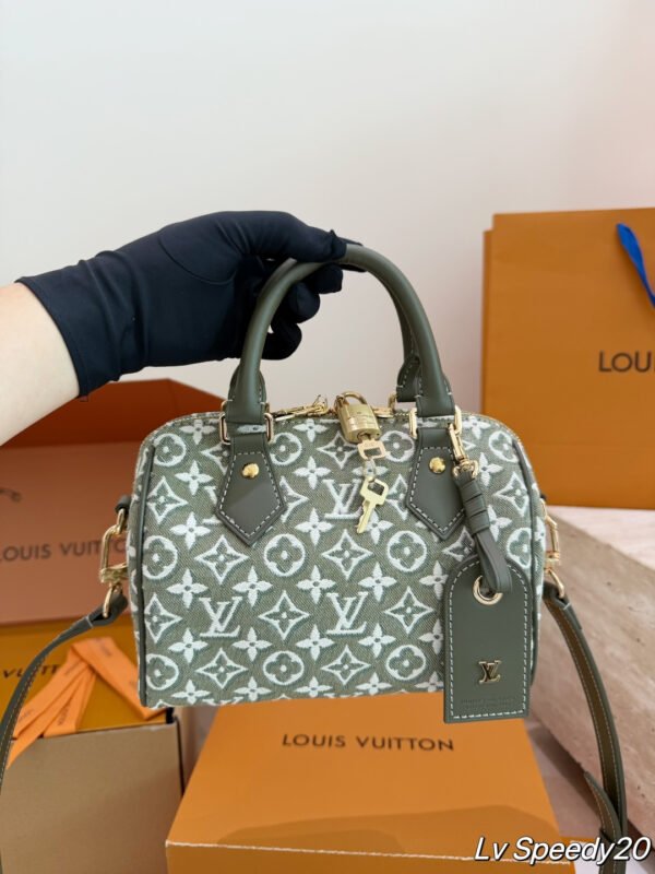 Louis Vuitton Green Monogram Handbag — 20 cm — view 3