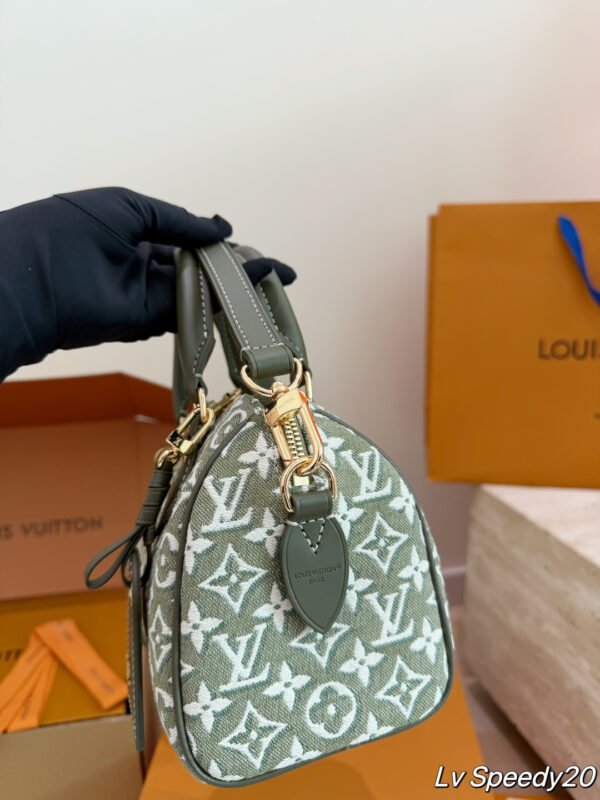 Louis Vuitton Green Monogram Handbag — 20 cm — view 4