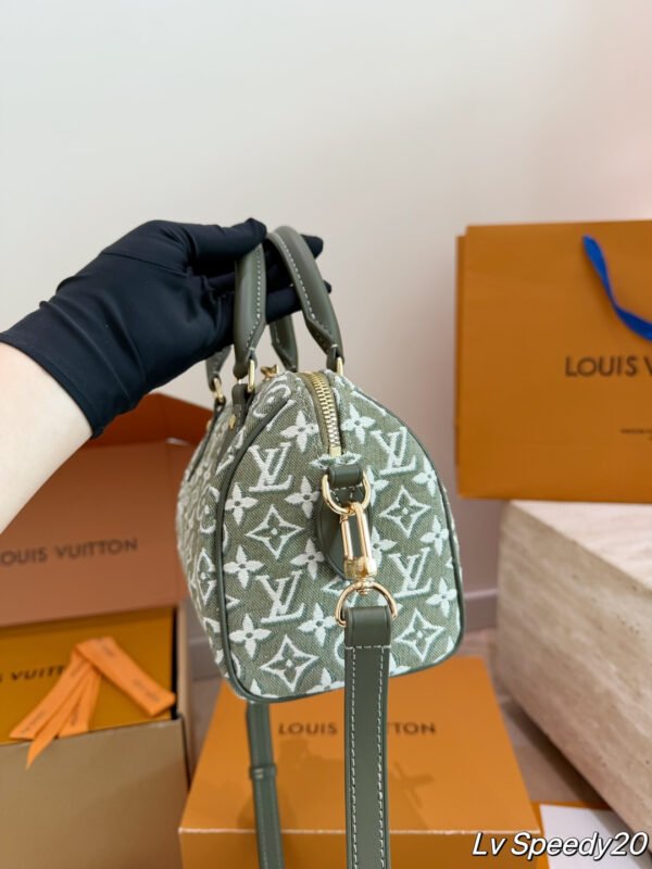 Louis Vuitton Green Monogram Handbag — 20 cm — view 5