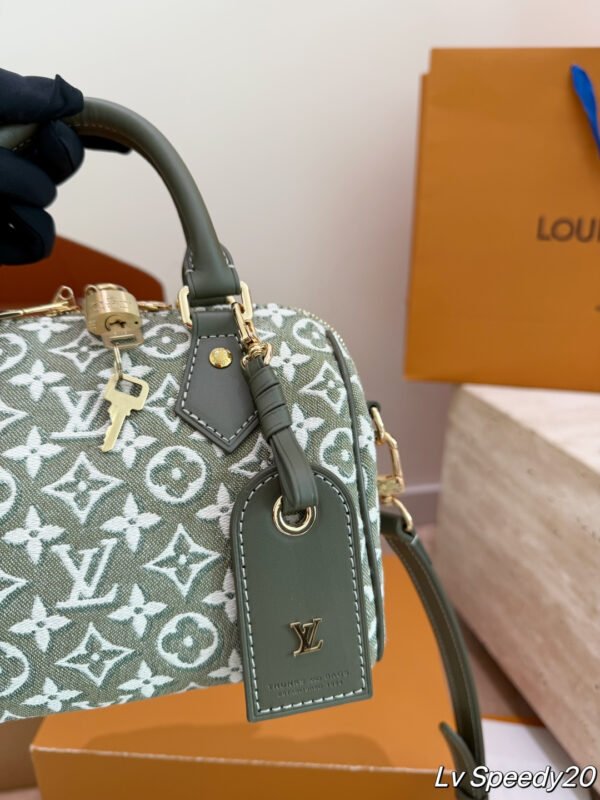 Louis Vuitton Green Monogram Handbag — 20 cm — view 9