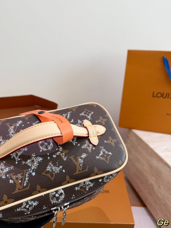 Louis Vuitton Monogram Vanity Case — view 3