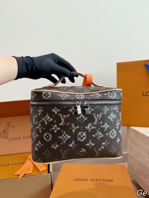 Louis Vuitton Monogram Vanity Case — view 8