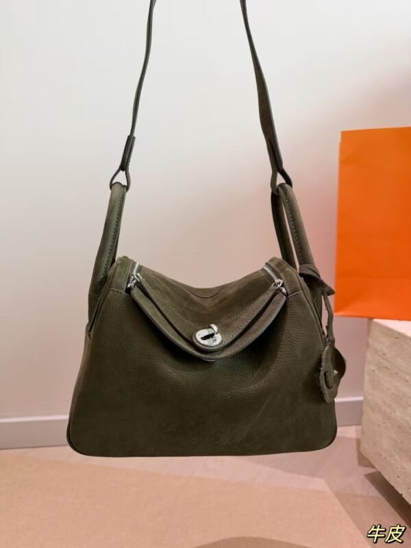 Hermès Lindy 26 Handbag — view 2